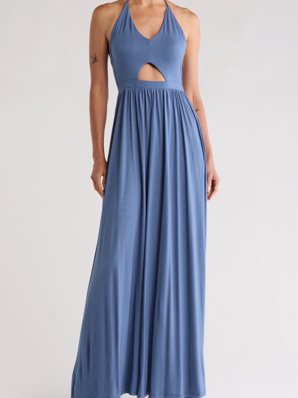 NWOT GO COUTURE
Halter Neck Keyhole
Maxi Dress